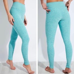 Alo Yoga High-Waist Alosoft Lounge Legging in Heathered Blue Quartz